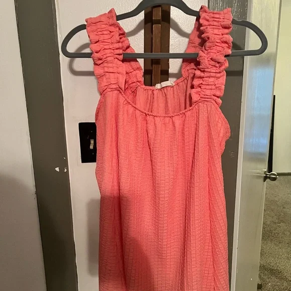 Coral Sleeveless Top - Picture 1 of 3